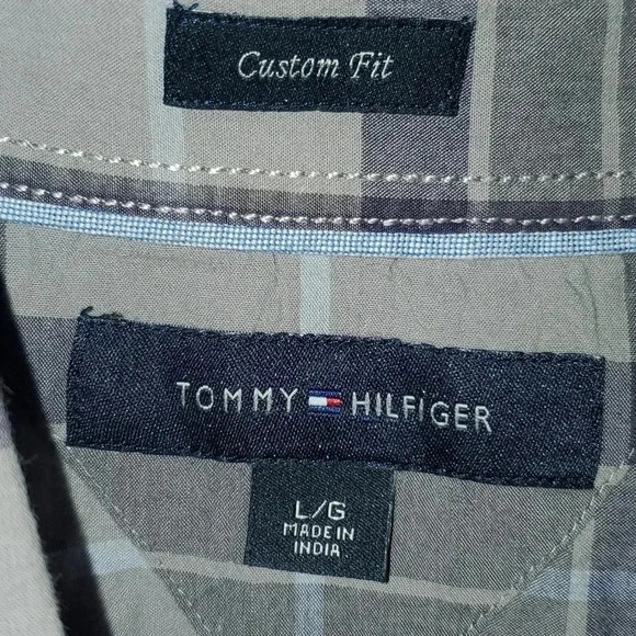 Tommy Hilfiger Custom Fit Purple & Gray Plaid Casual Button Up Shirt Mens Size L - Picture 2 of 11